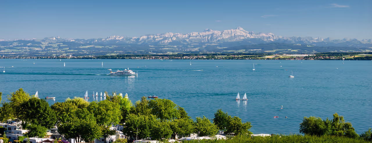 Bodensee mit dem Säntis im Hintergrund