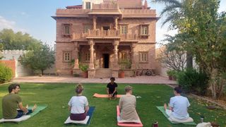 Yoga en el Ashram con mini tour