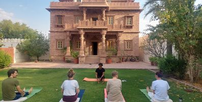 Yoga im Ashram mit Mini Rundreise