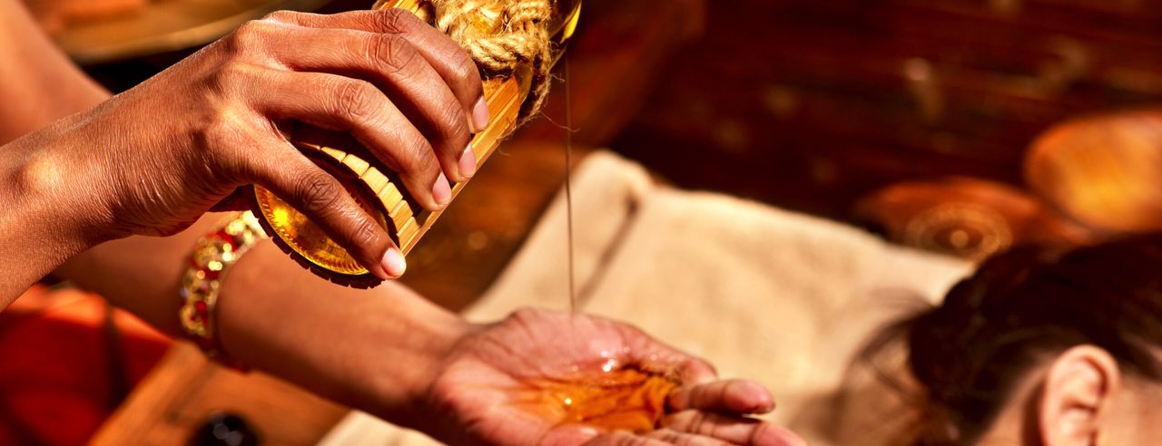 Ayurveda Massage mit Öl