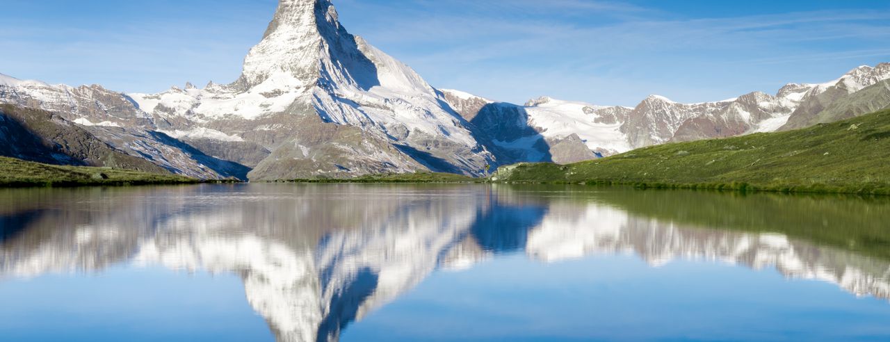 Blick auf das Matterhorn über den Stellisee in der Schweiz