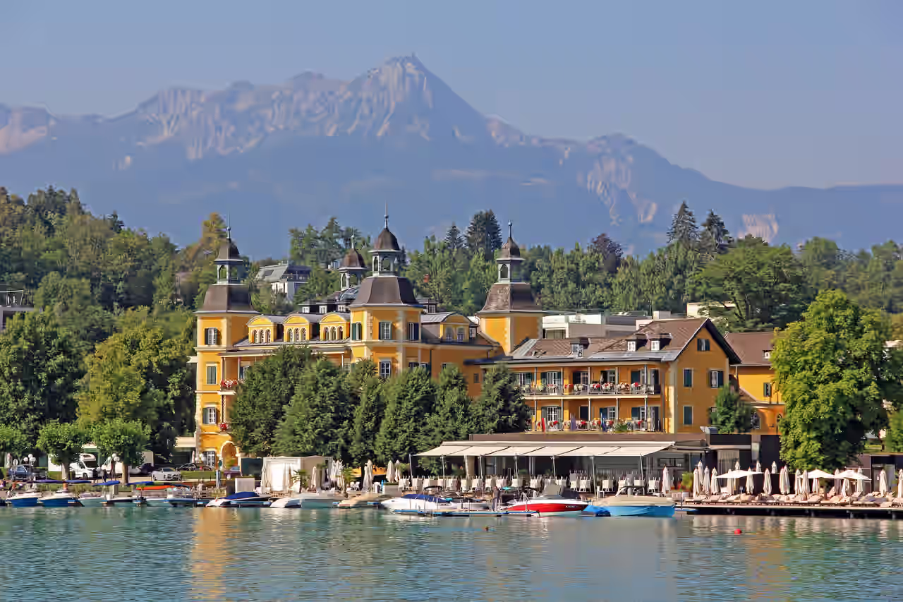 Ein Schlosshotel am See
