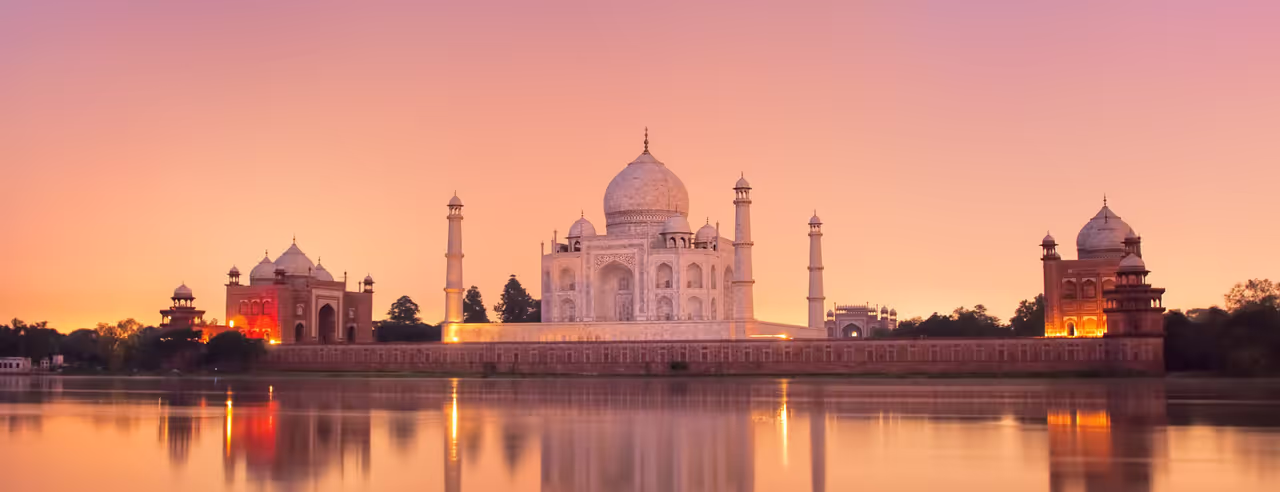 Der Taj Mahal in Pfirsichtönen