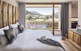 Junior Suite Bergblick_Schlafbereich und Ausblick