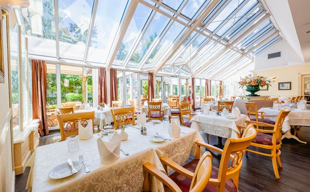 Hotel am Schlosspark - Image 1