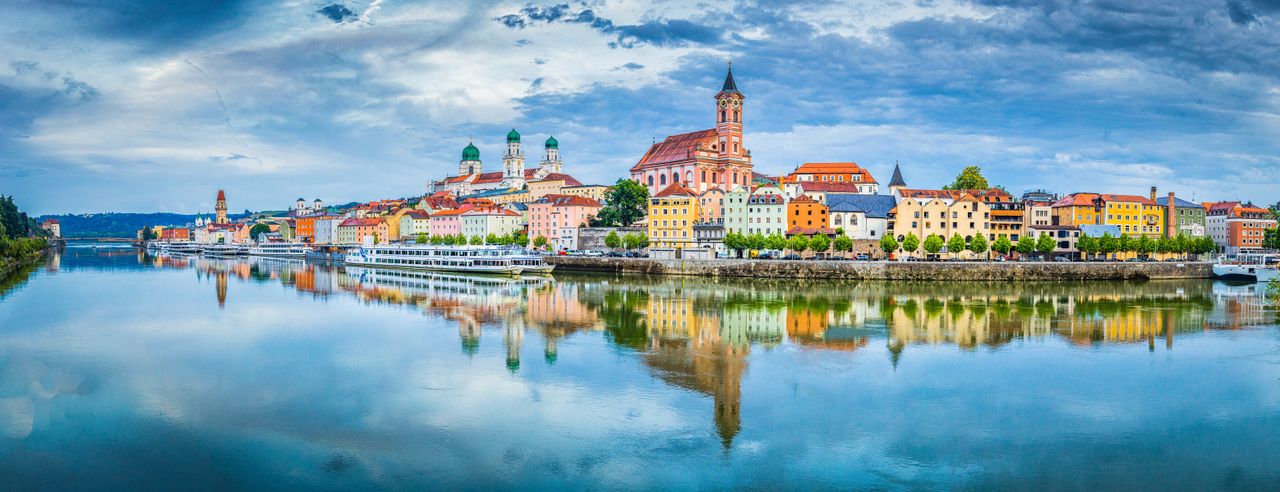 Blick auf die Donau mit Passauer Altstadt im Hintergrund