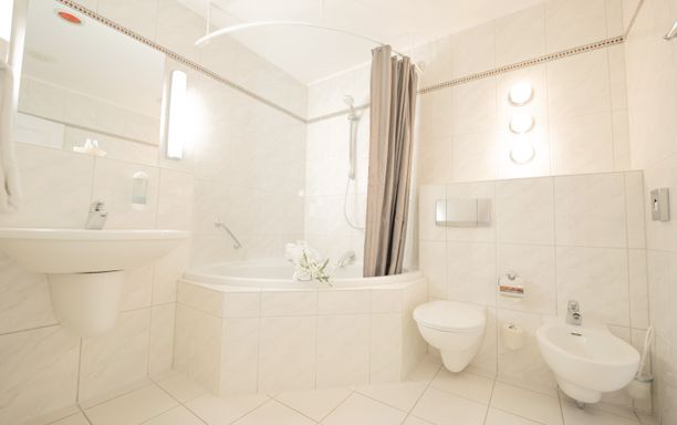 Bernstein Schlosshotel Ballenstedt - Bild 1