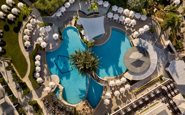 Mediterranean Beach Hotel - Bild 1