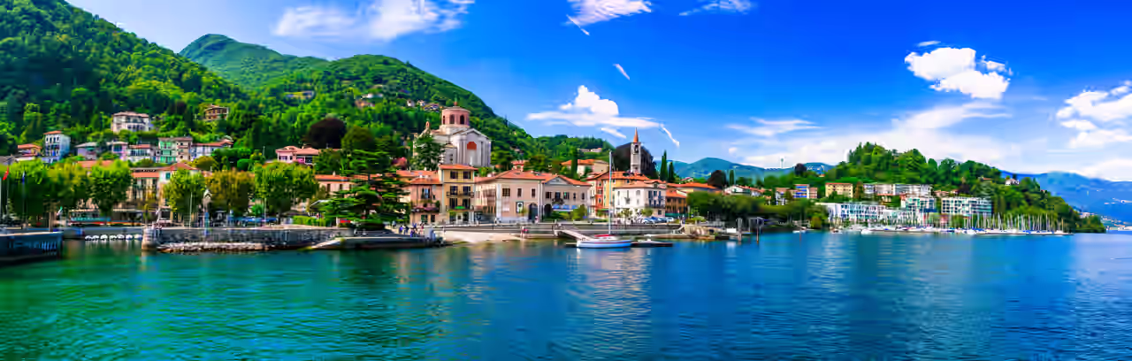 Blick auf eine Promenade am Gardasee