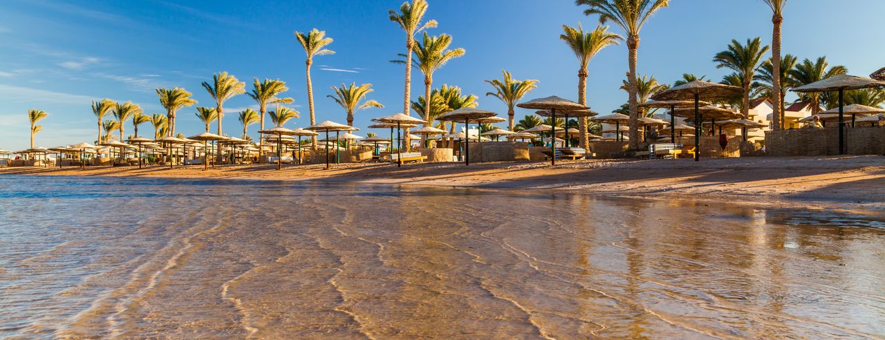 Blick auf einen Strand in Ägypten