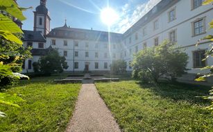 Yoga im Kloster Oberzell - Bild 3