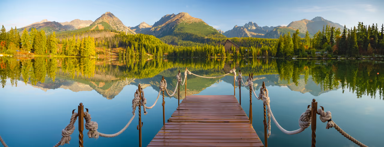 Der See Štrbské pleso in der Slowakei