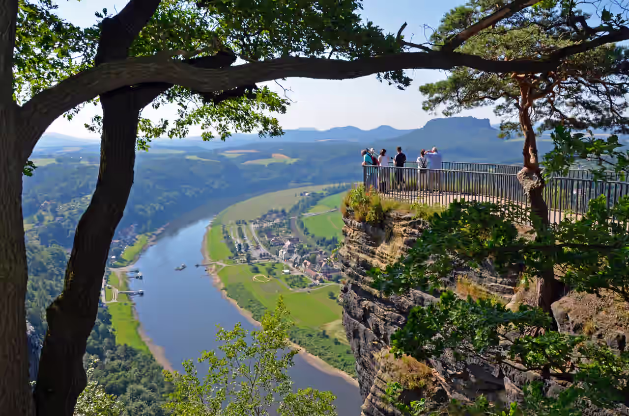 Blick v. Bastei auf Elbetal, Elbsandsteingebirge