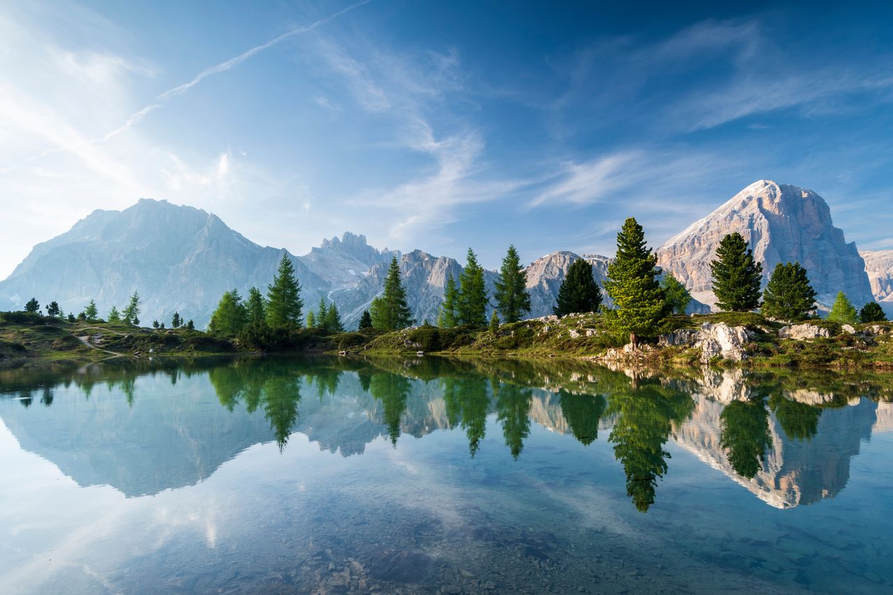 Blick auf einen Bergsee in Südtirol