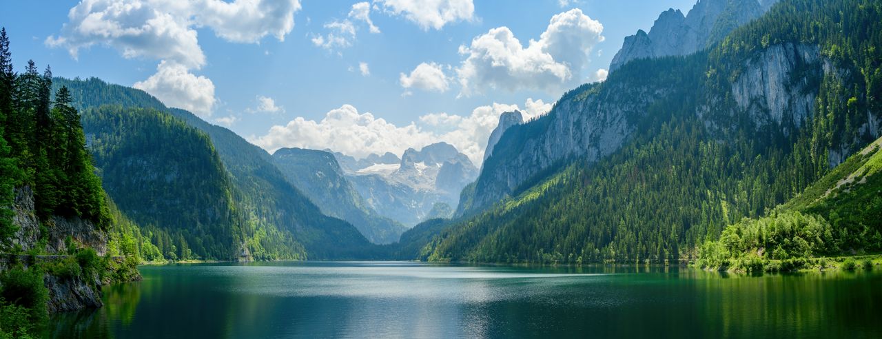 Berg- und Seelandschaft während Abnehmen im Hotel in Österreich