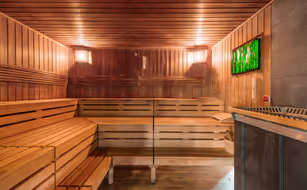 Ultra Marine - Bild 5