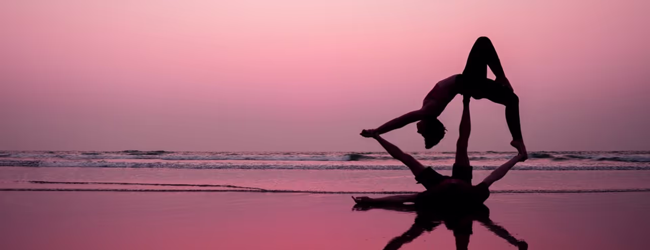 Acro Yoga am Strand