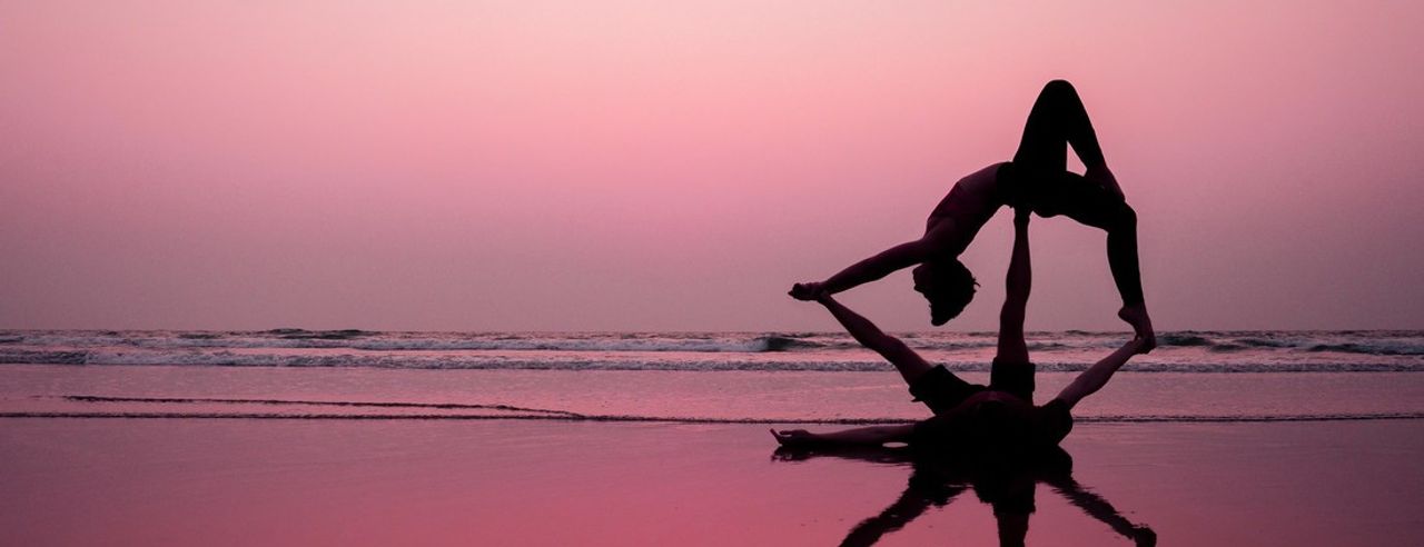 Acro Yoga am Strand