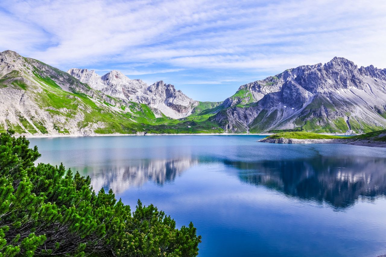Der Lünersee in Brandnertal in Vorarlberg beim Wellnessurlaub erkunden