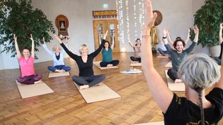 Yoga im Kloster Oberzell