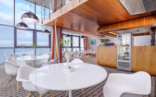 Ultra Marine - Bild 2