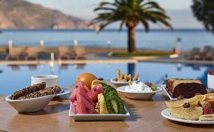 Pilot Beach Resort - Image 5