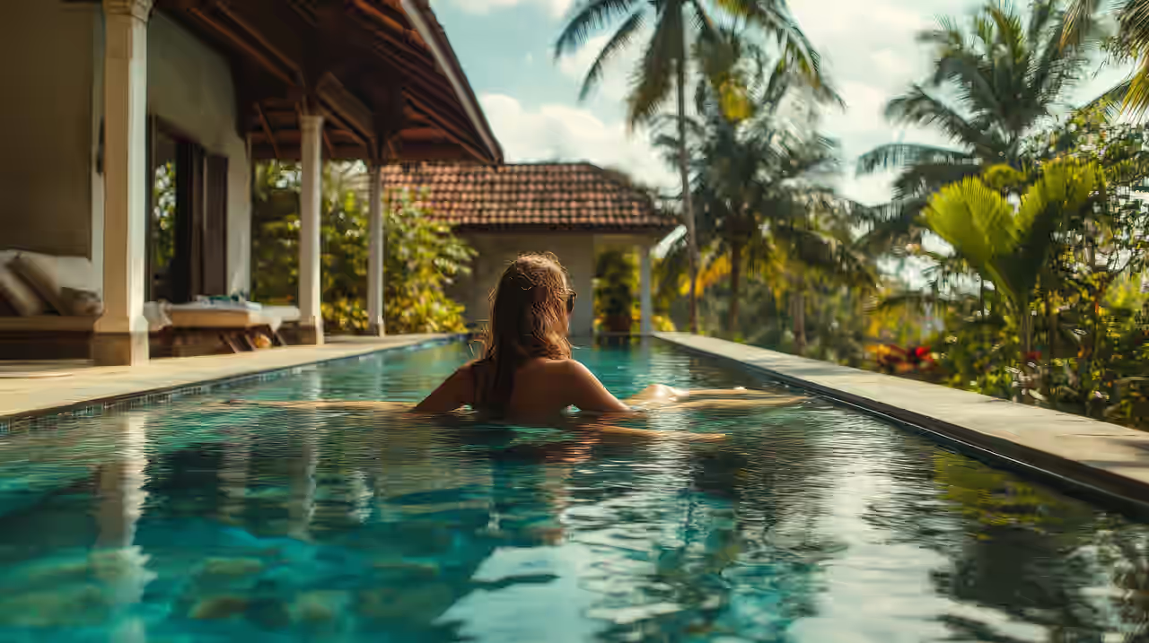 Frau in einem Pool