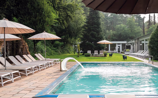 Waldhotel Tannenhäuschen - Bild 1