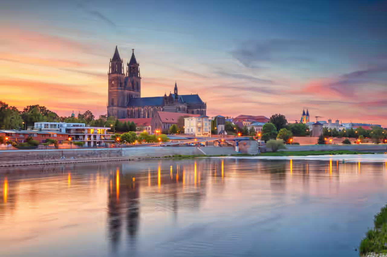 Wasserblick in Magdeburg bei Sonnenuntergang