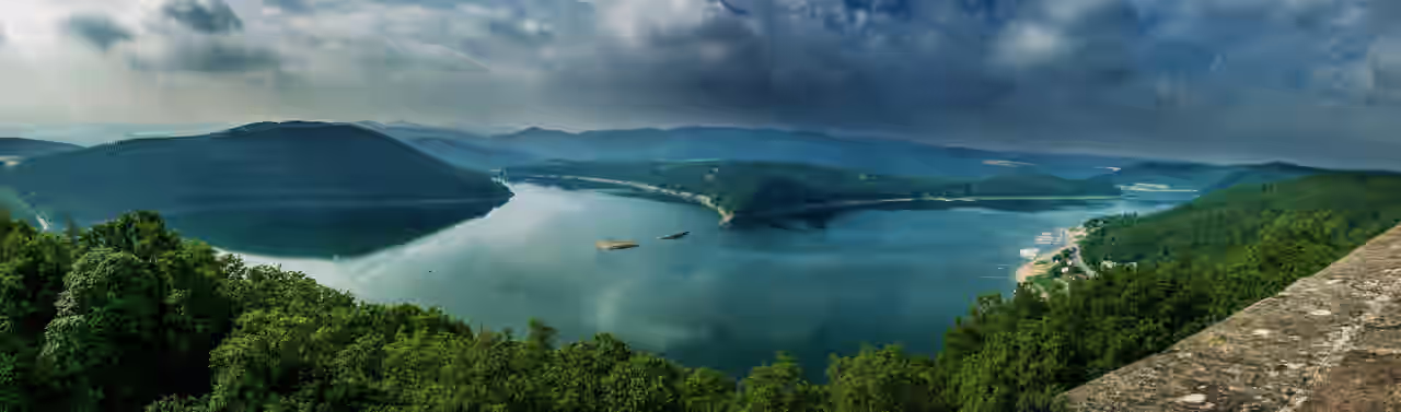 Panormablick auf den Edersee