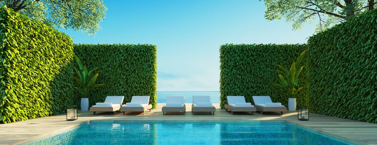 Pool mit Meerblick in einem Luxus Wellnesshotel