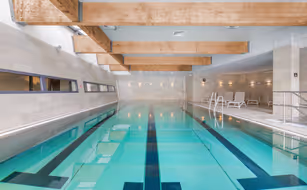 Marine Hotel - Image 4