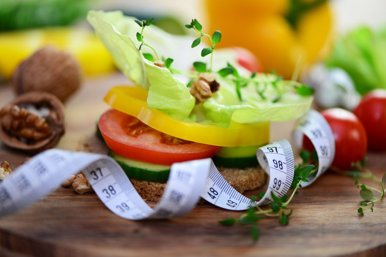 Scheinfasten mit Gemüse und Nüssen für Fettabbau und Gesundheit