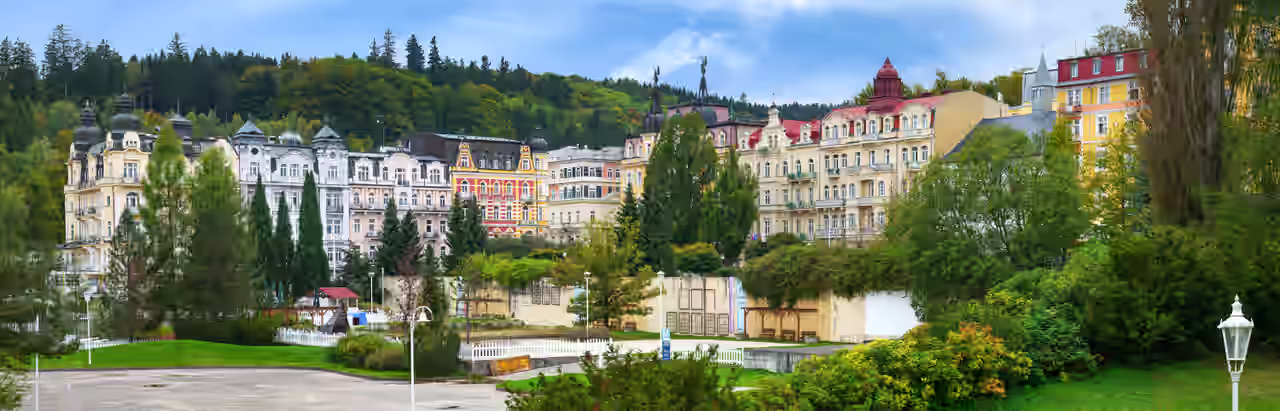 Blick auf prachtvolle Häuserfassaden in Marienbad