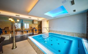 Hotel Queens - Image 2