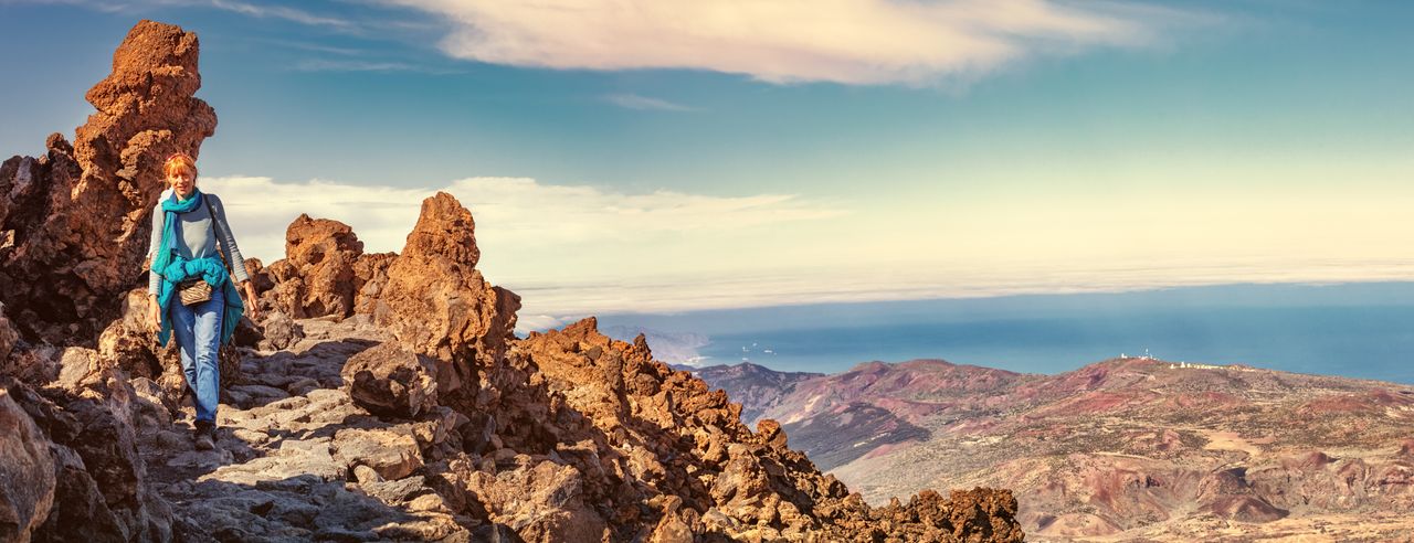Frau beim Wandern auf dem Pico del Teide