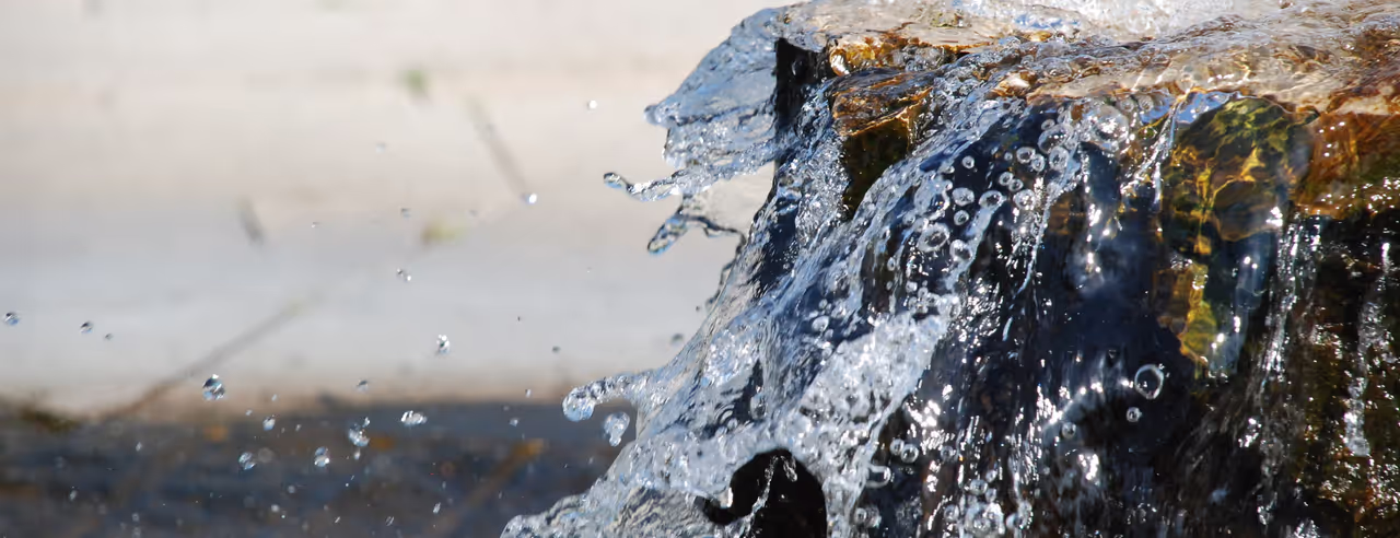 Une source thermale naturelle