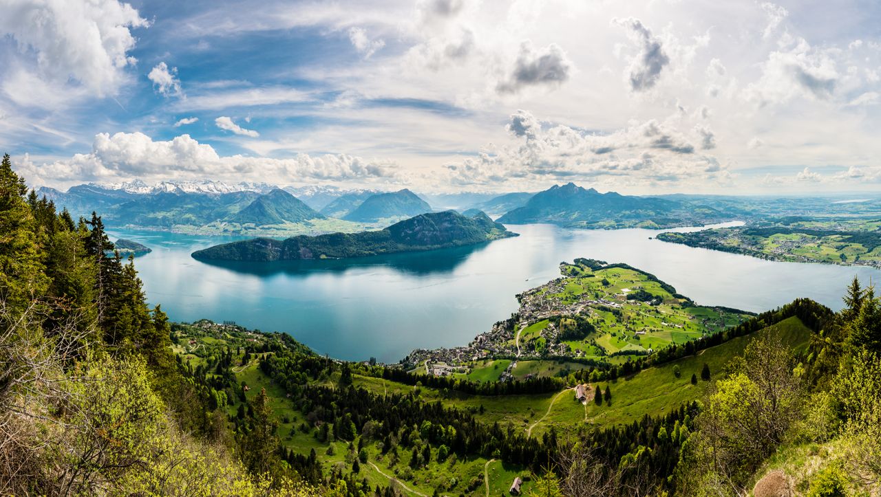 Panoramablick den Vierwaldstättersee und seine Landschaft