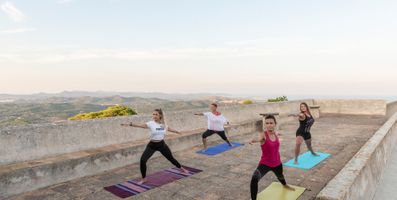 Yoga im Kloster Sant Salvador