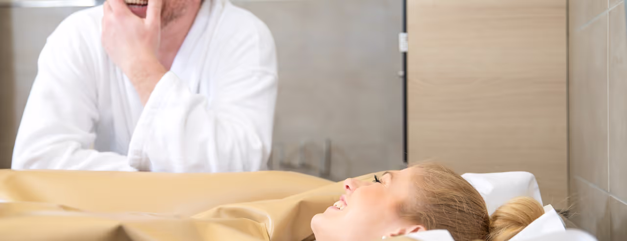 Une femme dans un bain de radon